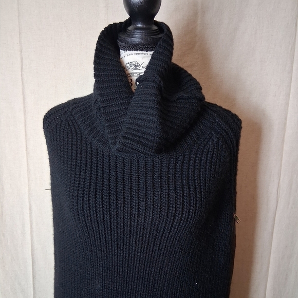Ann Taylor Black Turtleneck Poncho With Pockets Medium - Picture 8 of 8